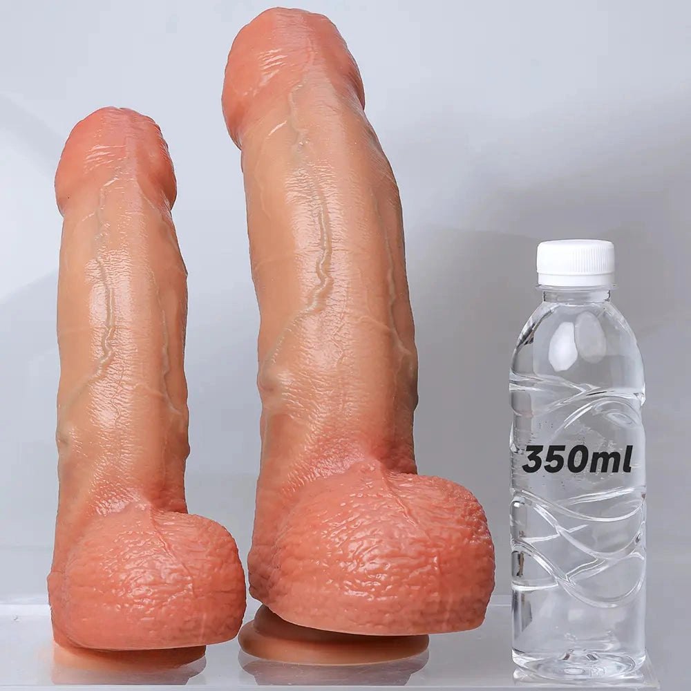 Curved Realistic Dildo in 2 Sizes - Silicone G-Spot Dildo