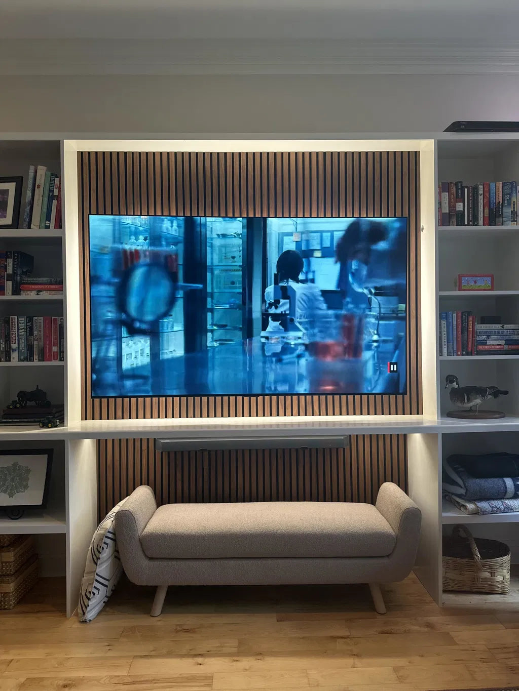 Roger B.'s Walnut Willow Panel project, from the Andor Willow source collection