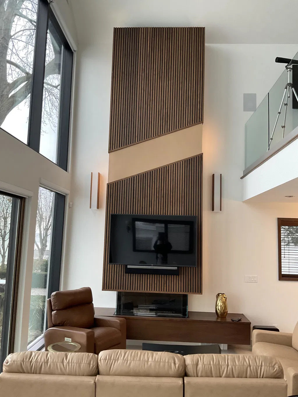 Robert J.'s Walnut Willow Panel project, from the Andor Willow source collection